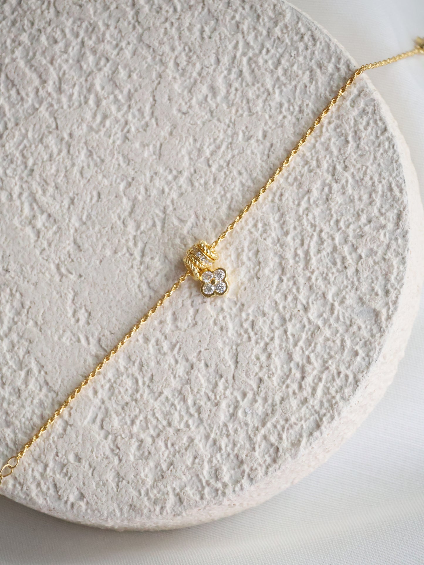 *Instocks* Fiona Clover S925 (Based) Gold Bracelet