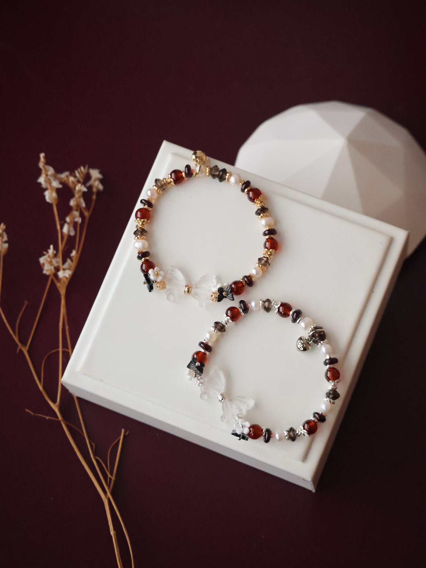*Instocks* - Erza - 6mm Smoky Quartz, Fresh Water Pearls & Garnet with Clear Quartz Wings Carving (Elastic)