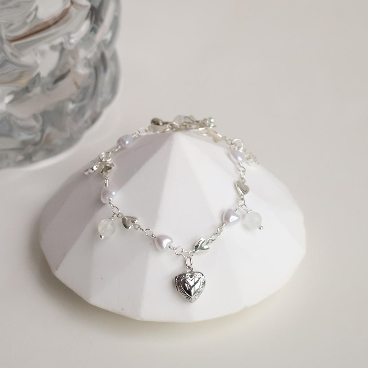 Danglys 6mm Madagascar Moonstone (Chain, OT Clasp)
