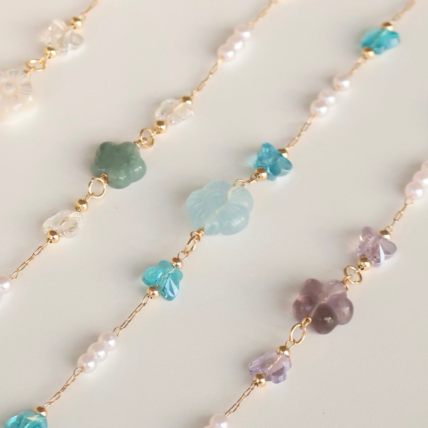 *Instocks* Sakura Flower Chain Natural Crystal Bracelet (OT Clasp)