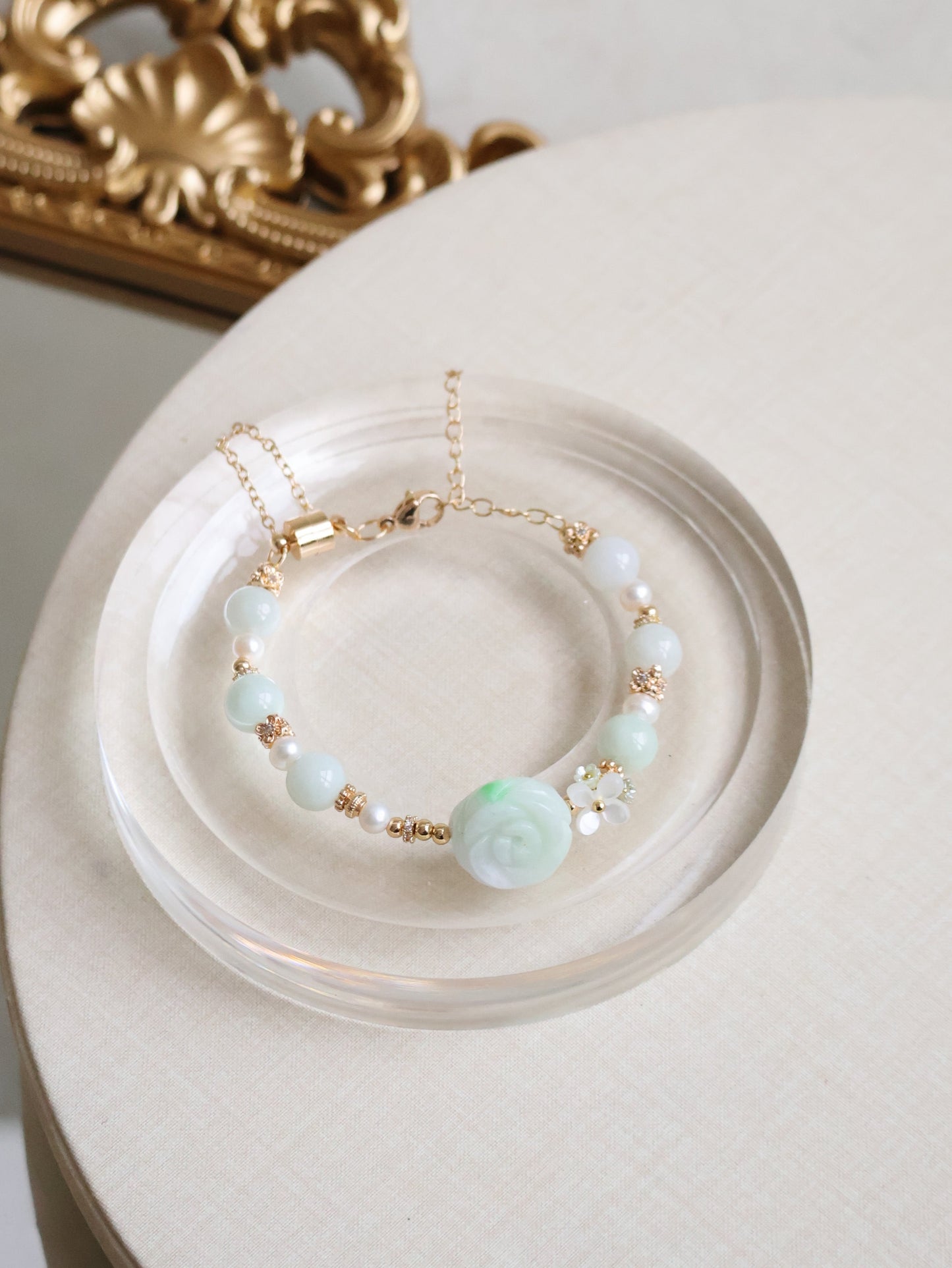 Green Jadeite & Freshwater Pearl — Viridiflora | 8mm (Elastic, Magenta Clasp)