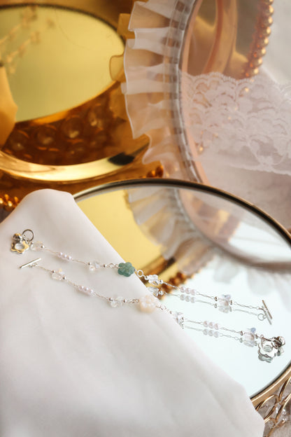 *Instocks* Sakura Flower Chain Natural Crystal Bracelet (OT Clasp)