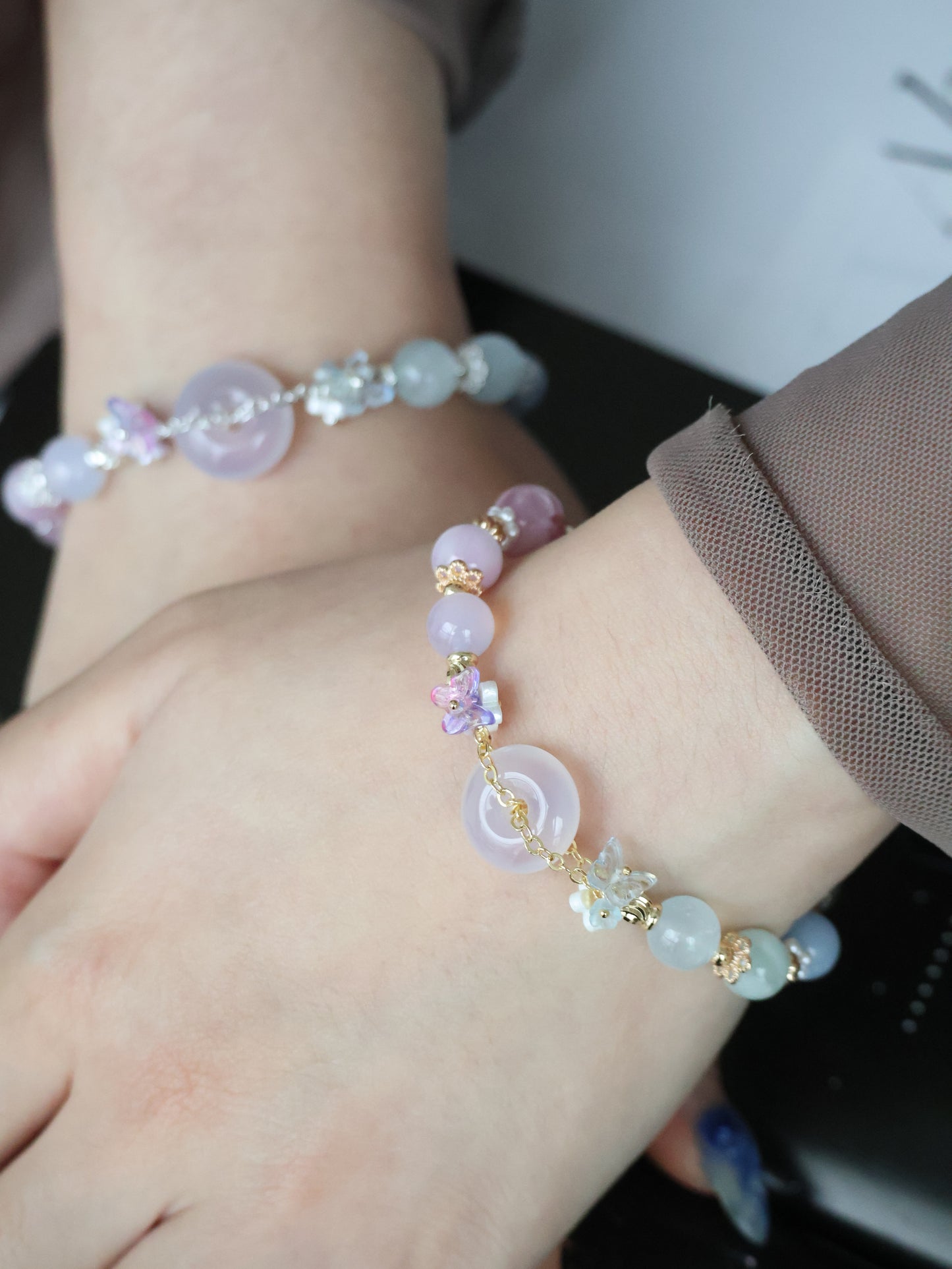 Angelite, Blue Fluorite, Aquamarine, Blue Topaz, Pietersite, Tanzanite, Amethyst, Pink Purple Emerald Mica, Kunzite & Lilac Chalcedony — Illia Ping An Kou Duobao | 8mm (Elastic)