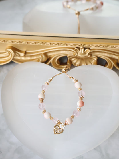 Queen Conch, Rose Quartz with Dangly White Conch Heart Charm — Mallow | 8mm (Elastic, Push Pull)