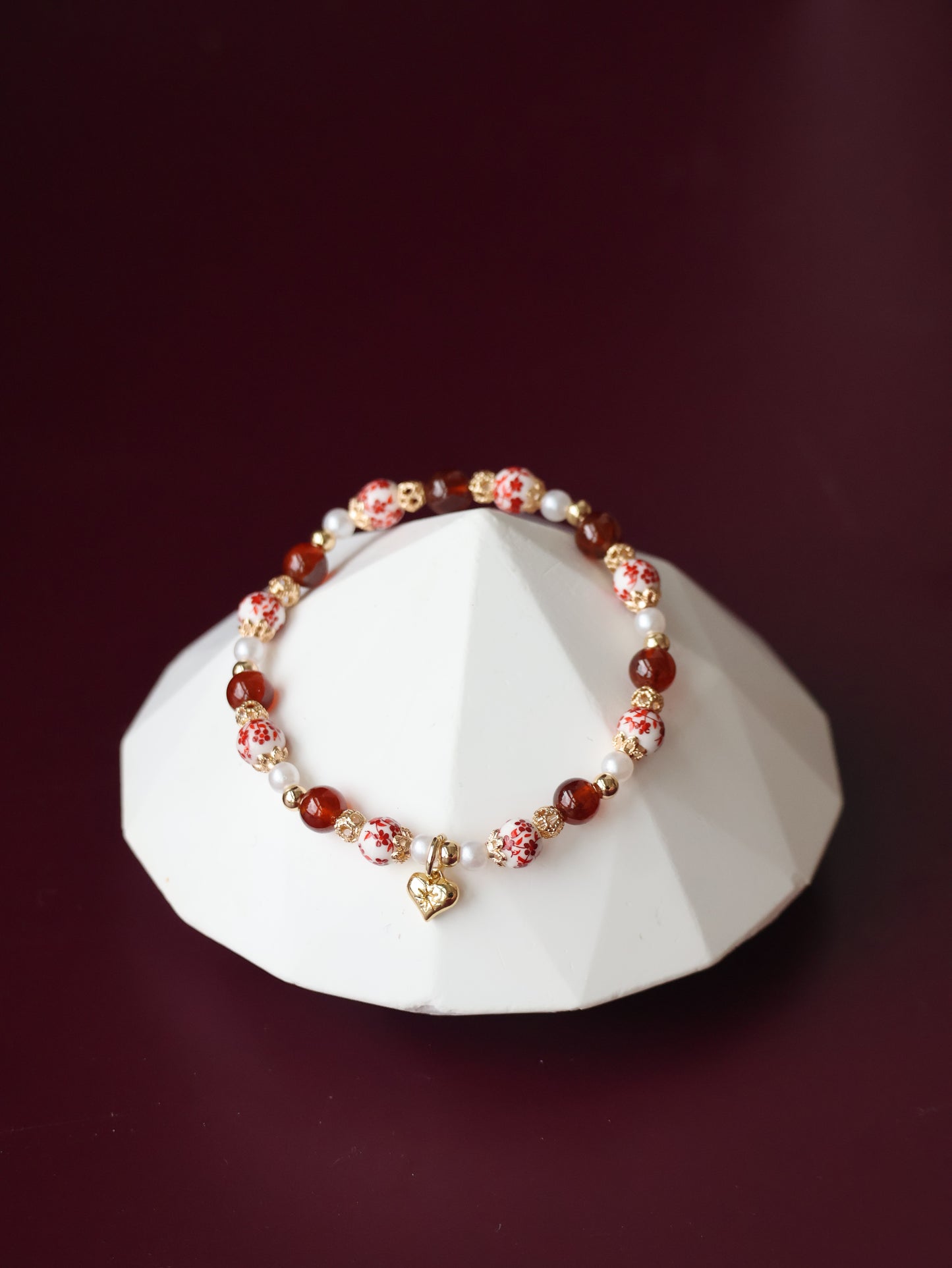 Garnet with Heart Dangly — Chinese Porcelain Inspired | 6mm (Elastic)