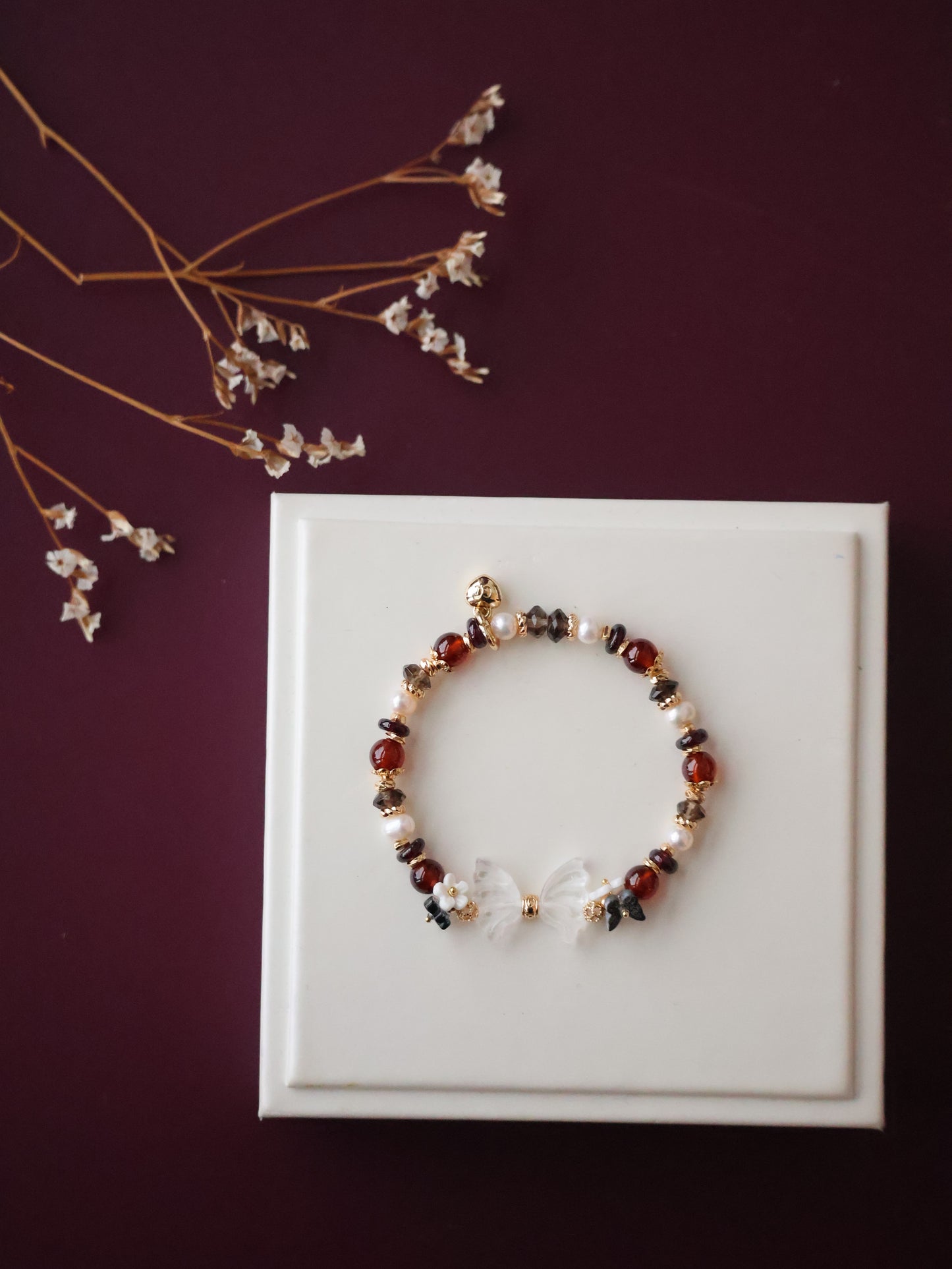 *Instocks*  - Erza - 6mm Smoky Quartz, Fresh Water Pearls & Garnet with Clear Quartz Wings Carving (Elastic)