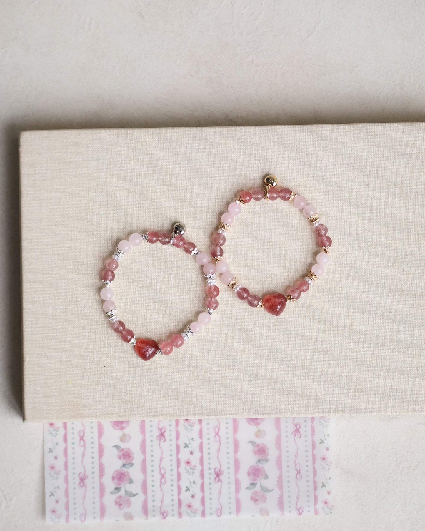 Rose Quartz, Strawberry Quartz with Heart Carving — Dain | 6mm (Elastic)