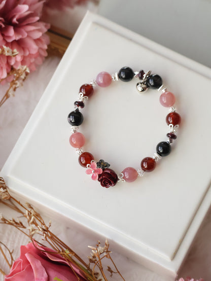 Yan Yuan Agate, Hypersthene & Garnet with Cinnabar Rose Carving — Rewine | 8mm (Elastic)