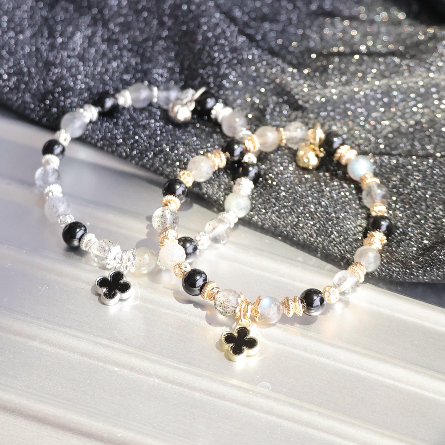 Ada Mini Clover: Black 6mm (Elastic)