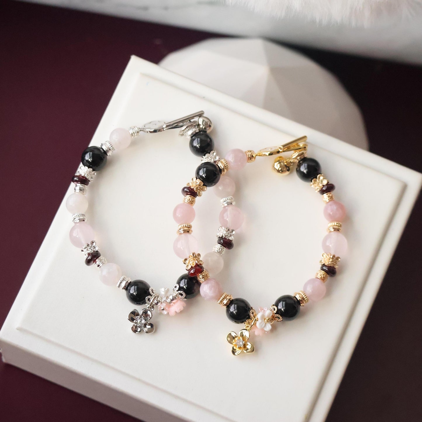 Noir Reverie 8mm (Elastic, OT Clasp)